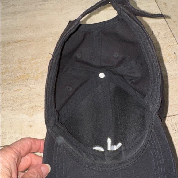 Alo Black Cap W/White Lettering - Picture 4 of 5